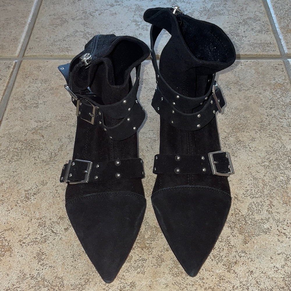 NWT Steven Madden ZARAYY GREY 8.5 Booties